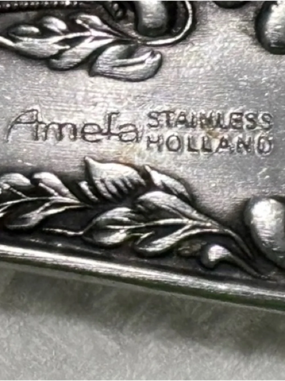 Amefa Scroll Holland Leaf Stainless Flatware (30 Pieces)